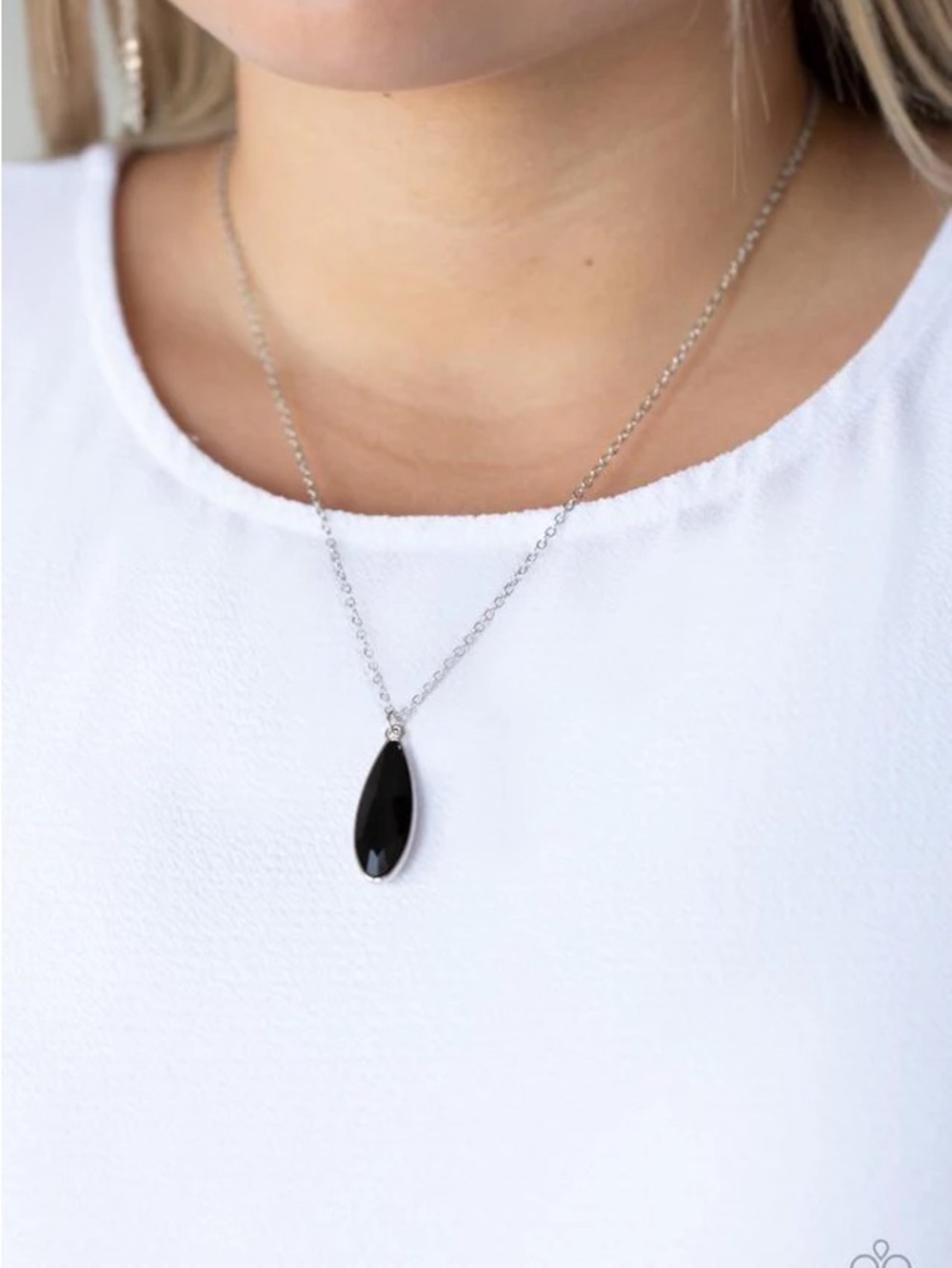 paparazzi Silver Chain with Black Teardrop Pendant